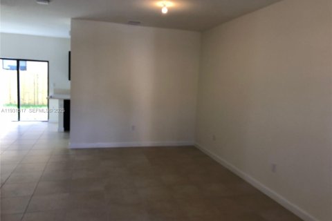 Adosado en alquiler en Homestead, Florida, 3 dormitorios, 130.81 m2 № 1990135 - foto 3