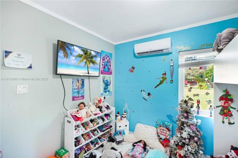 Casa en venta en Homestead, Florida, 5 dormitorios, 193.98 m2 № 1968615 - foto 26