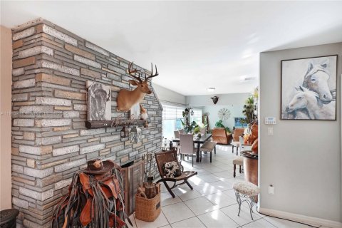 Casa en venta en Homestead, Florida, 5 dormitorios, 193.98 m2 № 1968615 - foto 16
