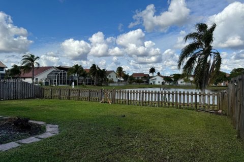 Снять в аренду виллу или дом в Санрайз, Флорида 5 спален, 261.98м2, № 2015073 - фото 30