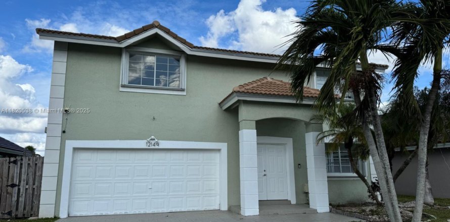 Дом в Санрайз, Флорида 5 спален, 261.98м2 № 2015073