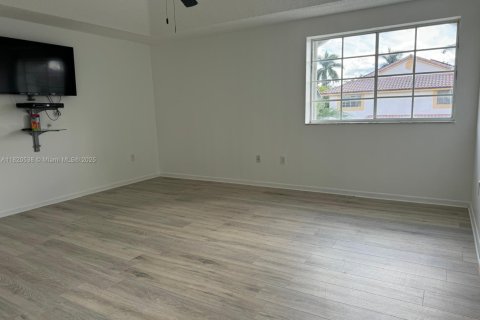 Снять в аренду виллу или дом в Санрайз, Флорида 5 спален, 261.98м2, № 2015073 - фото 27