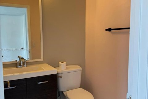 Снять в аренду виллу или дом в Санрайз, Флорида 5 спален, 261.98м2, № 2015073 - фото 18