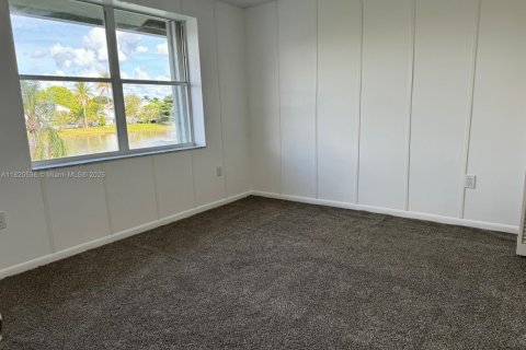 Снять в аренду виллу или дом в Санрайз, Флорида 5 спален, 261.98м2, № 2015073 - фото 16