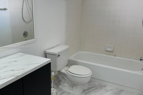 Снять в аренду виллу или дом в Санрайз, Флорида 5 спален, 261.98м2, № 2015073 - фото 13