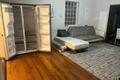 Villa ou maison à vendre à Hollywood, Floride: 3 chambres, 105.44 m2 № 1932378 - photo 14