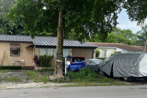 Villa ou maison à vendre à Hollywood, Floride: 3 chambres, 105.44 m2 № 1932378 - photo 1