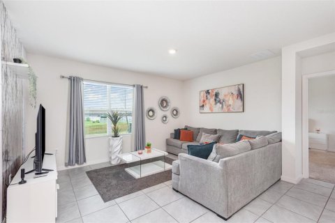 Casa en venta en Deltona, Florida, 4 dormitorios, 170.57 m2 № 1865897 - foto 5