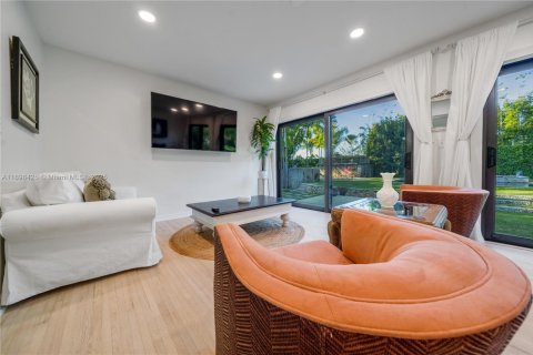 Casa en alquiler en Homestead, Florida, 4 dormitorios, 251.58 m2 № 1952036 - foto 9