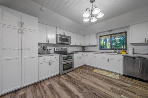 Casa en alquiler en Homestead, Florida, 4 dormitorios, 251.58 m2 № 1952036 - foto 10