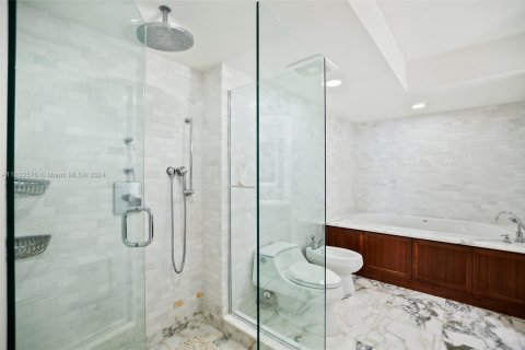 Condo in Miami, Florida, 3 bedrooms  № 1861052 - photo 18