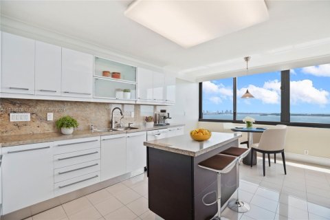 Condo in Miami, Florida, 3 bedrooms  № 1861052 - photo 4