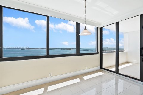 Condo in Miami, Florida, 3 bedrooms  № 1861052 - photo 12