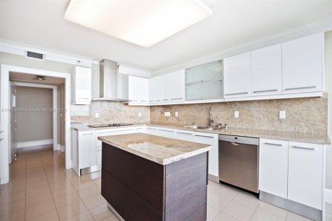 Condo in Miami, Florida, 3 bedrooms  № 1861052 - photo 14
