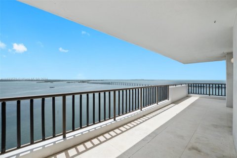 Condo in Miami, Florida, 3 bedrooms  № 1861052 - photo 2