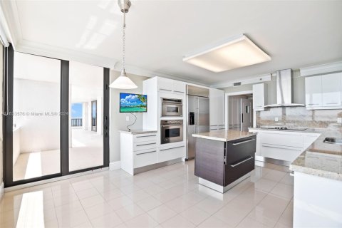 Condo in Miami, Florida, 3 bedrooms  № 1861052 - photo 13