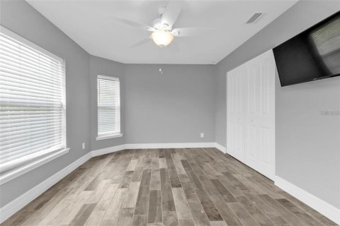 House in Port Charlotte, Florida 3 bedrooms, 167.04 sq.m. № 2217720 - photo 25