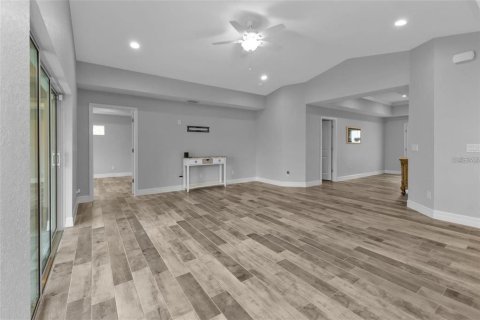 House in Port Charlotte, Florida 3 bedrooms, 167.04 sq.m. № 2217720 - photo 15