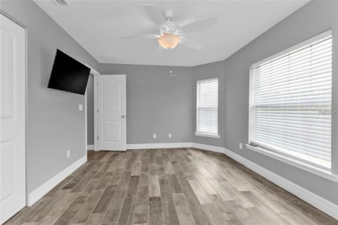 House in Port Charlotte, Florida 3 bedrooms, 167.04 sq.m. № 2217720 - photo 26