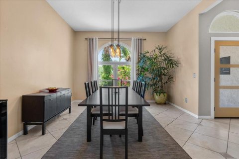 House in Orlando, Florida 4 bedrooms, 241.27 sq.m. № 1655743 - photo 13