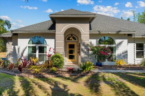 House in Orlando, Florida 4 bedrooms, 241.27 sq.m. № 1655743 - photo 1