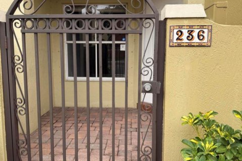 Townhouse in Boynton Beach, Florida 3 bedrooms, 141.49 sq.m. № 2384512 - photo 2