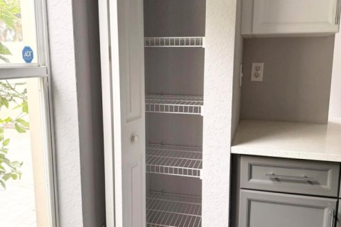 Townhouse in Boynton Beach, Florida 3 bedrooms, 141.49 sq.m. № 2384512 - photo 15
