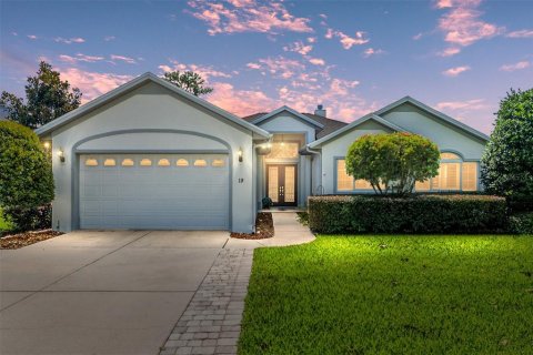 House in Ocala, Florida 3 bedrooms, 210.52 sq.m. № 2217024 - photo 2