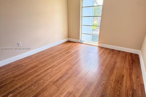 Townhouse in Hollywood, Florida 4 bedrooms, 155.15 sq.m. № 2089462 - photo 13