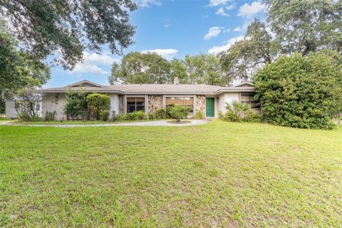 House in Inverness, Florida 3 bedrooms, 211.82 sq.m. № 1853110 - photo 1