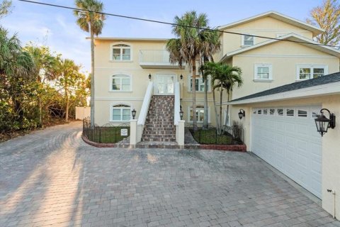 Villa ou maison à vendre à Englewood, Floride: 6 chambres, 405.52 m2 № 2206097 - photo 3