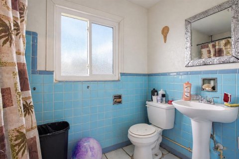 Купить виллу или дом в Дейд-Сити, Флорида 7 комнат, 120.77м2, № 2420066 - фото 11