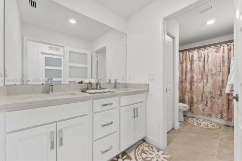 House in Royal Palm Beach, Florida 4 bedrooms, 284.75 sq.m. № 1855121 - photo 28