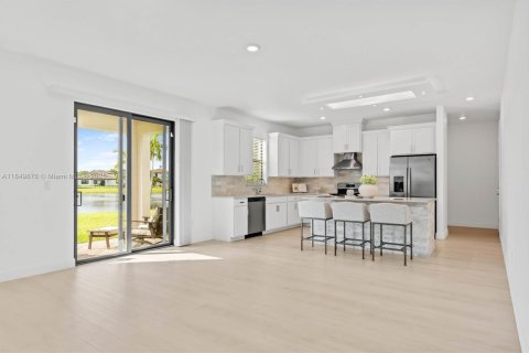 House in Royal Palm Beach, Florida 4 bedrooms, 284.75 sq.m. № 1855121 - photo 11