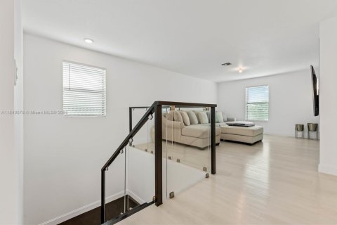 House in Royal Palm Beach, Florida 4 bedrooms, 284.75 sq.m. № 1855121 - photo 17