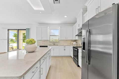 House in Royal Palm Beach, Florida 4 bedrooms, 284.75 sq.m. № 1855121 - photo 8