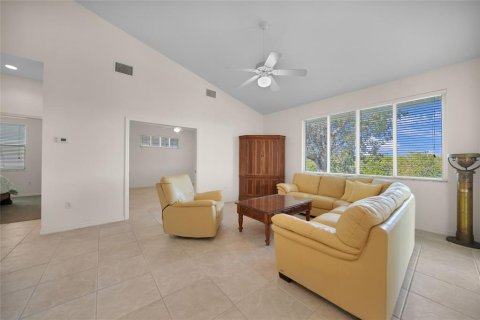 Casa en venta en Punta Gorda, Florida, 4 dormitorios, 238.02 m2 № 1642862 - foto 16