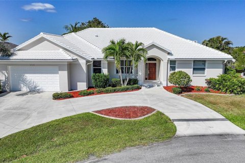 Casa en venta en Punta Gorda, Florida, 4 dormitorios, 238.02 m2 № 1642862 - foto 1