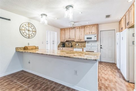 House in Port Charlotte, Florida 3 bedrooms, 190.26 sq.m. № 1716608 - photo 7