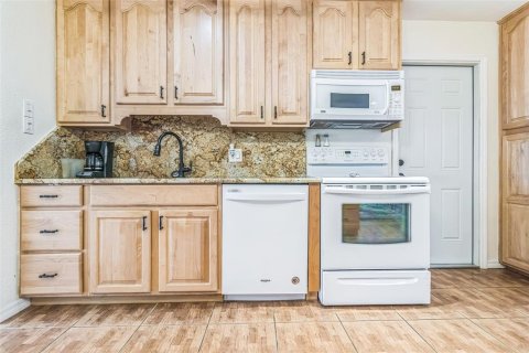 House in Port Charlotte, Florida 3 bedrooms, 190.26 sq.m. № 1716608 - photo 6