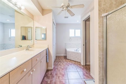 House in Port Charlotte, Florida 3 bedrooms, 190.26 sq.m. № 1716608 - photo 19