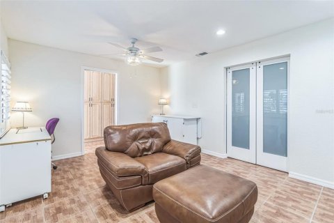 House in Port Charlotte, Florida 3 bedrooms, 190.26 sq.m. № 1716608 - photo 13