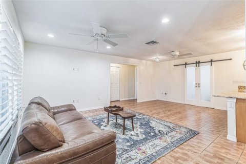 House in Port Charlotte, Florida 3 bedrooms, 190.26 sq.m. № 1716608 - photo 10