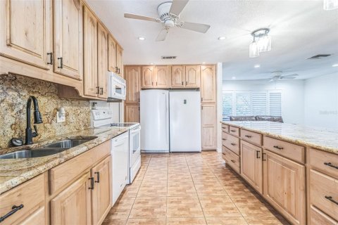 House in Port Charlotte, Florida 3 bedrooms, 190.26 sq.m. № 1716608 - photo 5