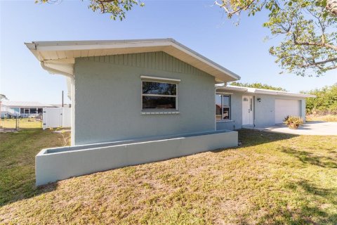 House in Port Charlotte, Florida 3 bedrooms, 190.26 sq.m. № 1716608 - photo 29