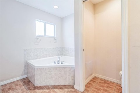 House in Port Charlotte, Florida 3 bedrooms, 190.26 sq.m. № 1716608 - photo 21