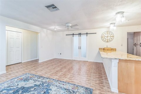 House in Port Charlotte, Florida 3 bedrooms, 190.26 sq.m. № 1716608 - photo 9