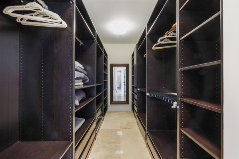 Купить кондоминиум в Бэл-Харбор, Флорида 3 комнаты, 206.99м2, № 2176225 - фото 13