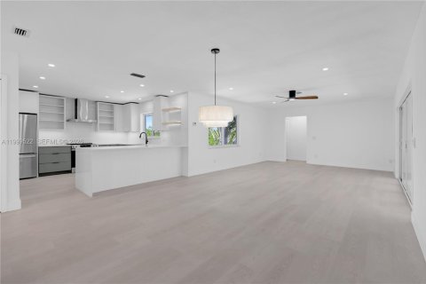 Купить виллу или дом в Хоб-Саунд, Флорида 3 спальни, 189.71м2, № 2066816 - фото 15