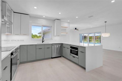 Купить виллу или дом в Хоб-Саунд, Флорида 3 спальни, 189.71м2, № 2066816 - фото 2